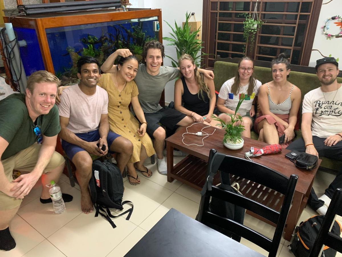 Cheerful Hoi An Hostel Екстер'єр фото