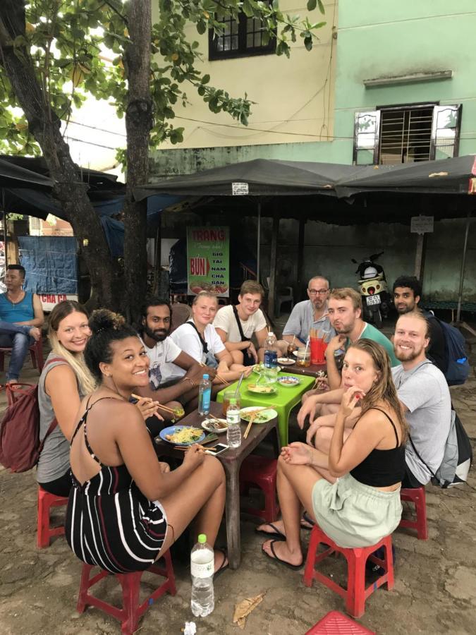Cheerful Hoi An Hostel Екстер'єр фото