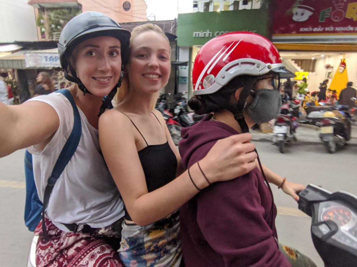 Cheerful Hoi An Hostel Екстер'єр фото