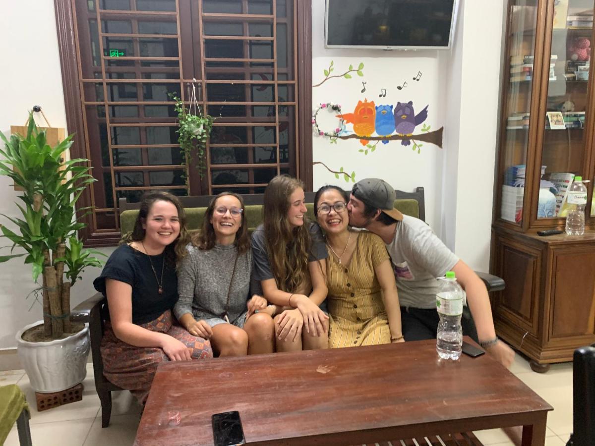 Cheerful Hoi An Hostel Екстер'єр фото