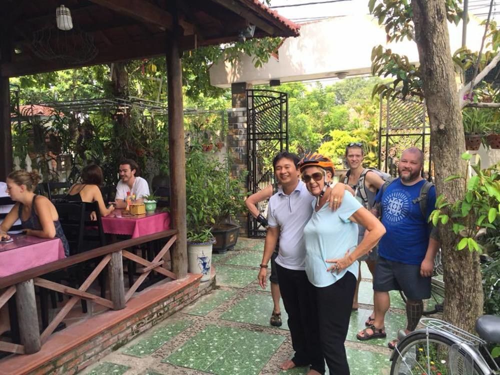 Cheerful Hoi An Hostel Екстер'єр фото