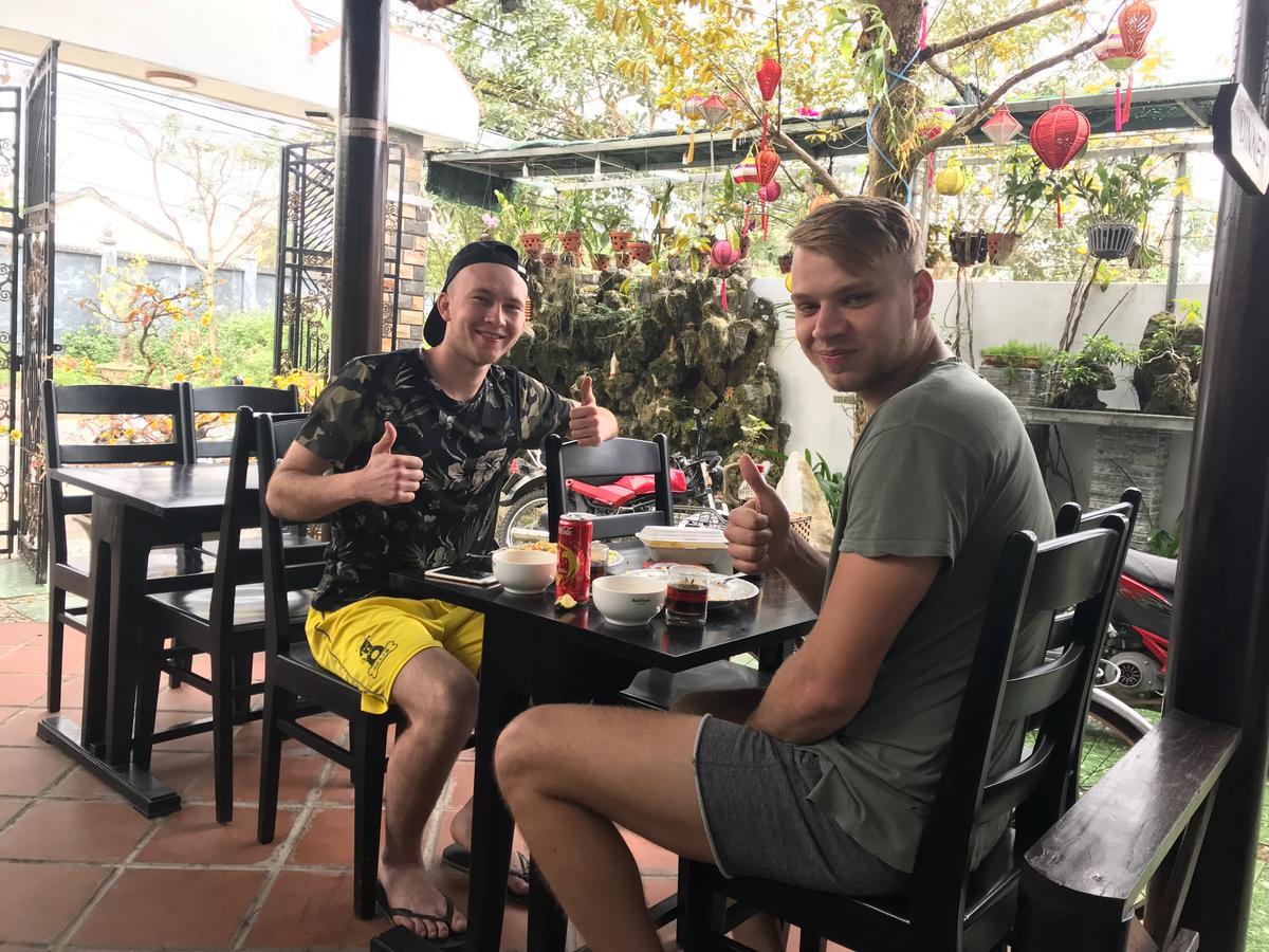 Cheerful Hoi An Hostel Екстер'єр фото