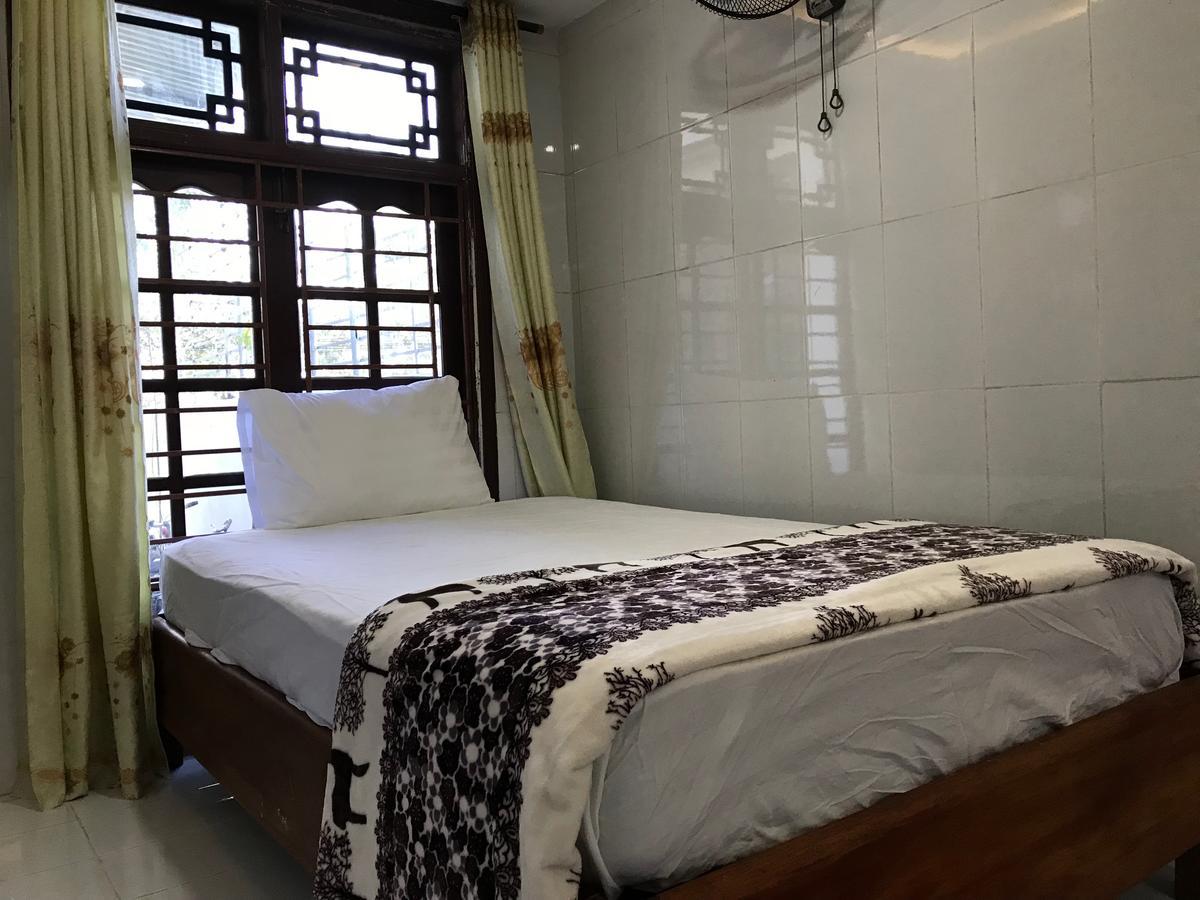 Cheerful Hoi An Hostel Екстер'єр фото
