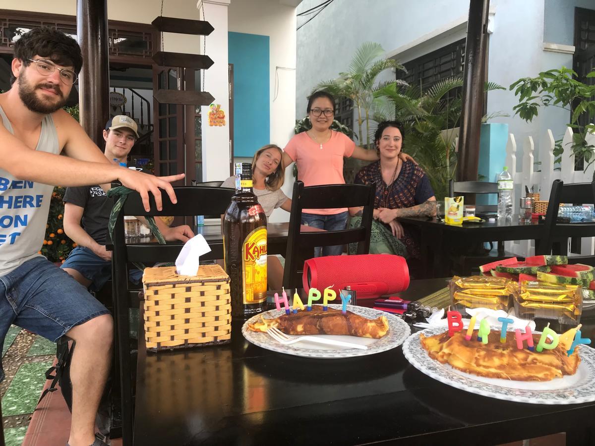 Cheerful Hoi An Hostel Екстер'єр фото