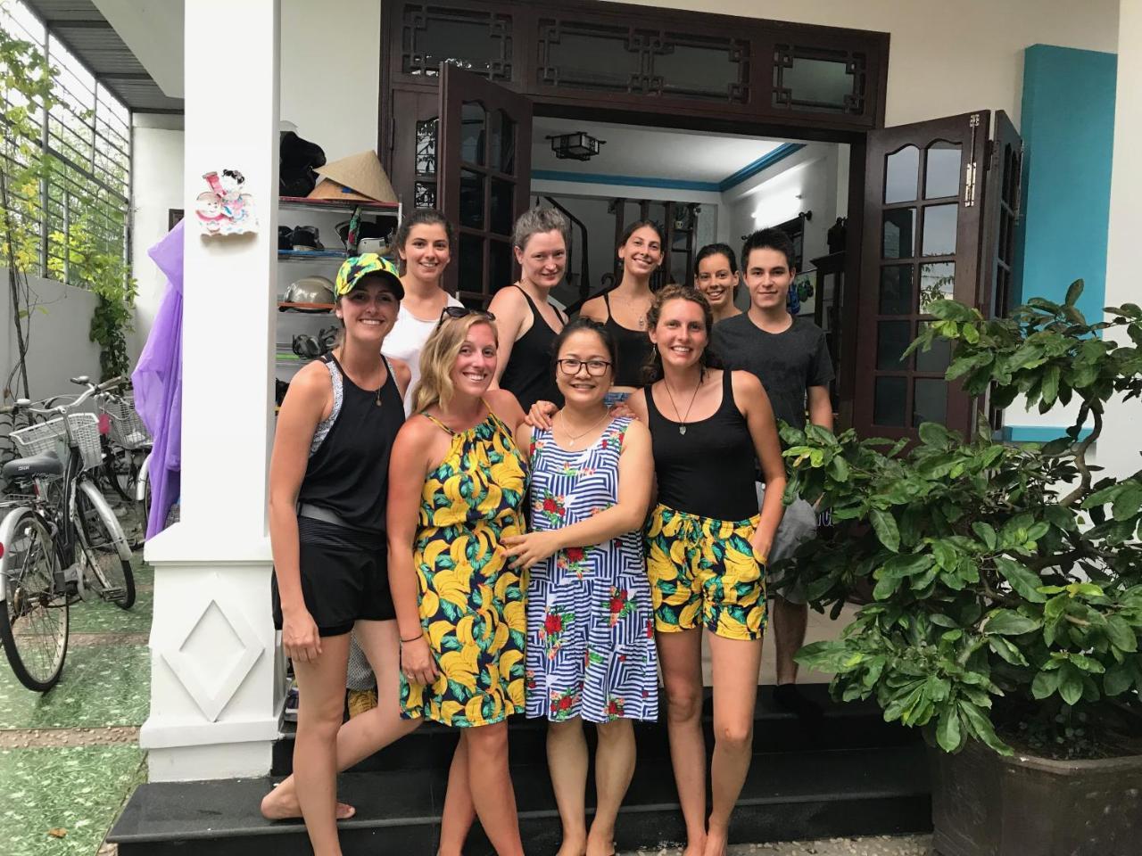 Cheerful Hoi An Hostel Екстер'єр фото