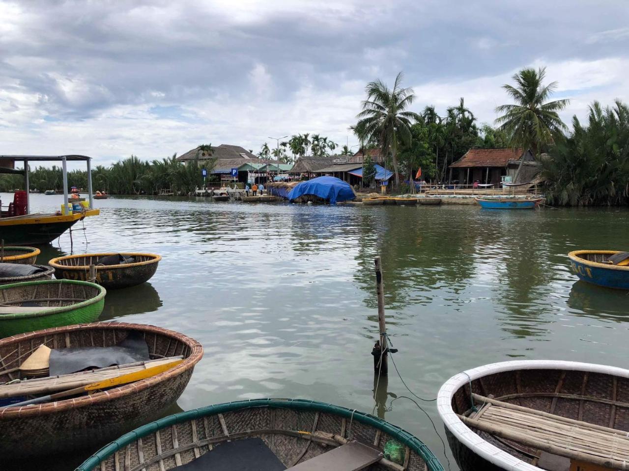 Cheerful Hoi An Hostel Екстер'єр фото